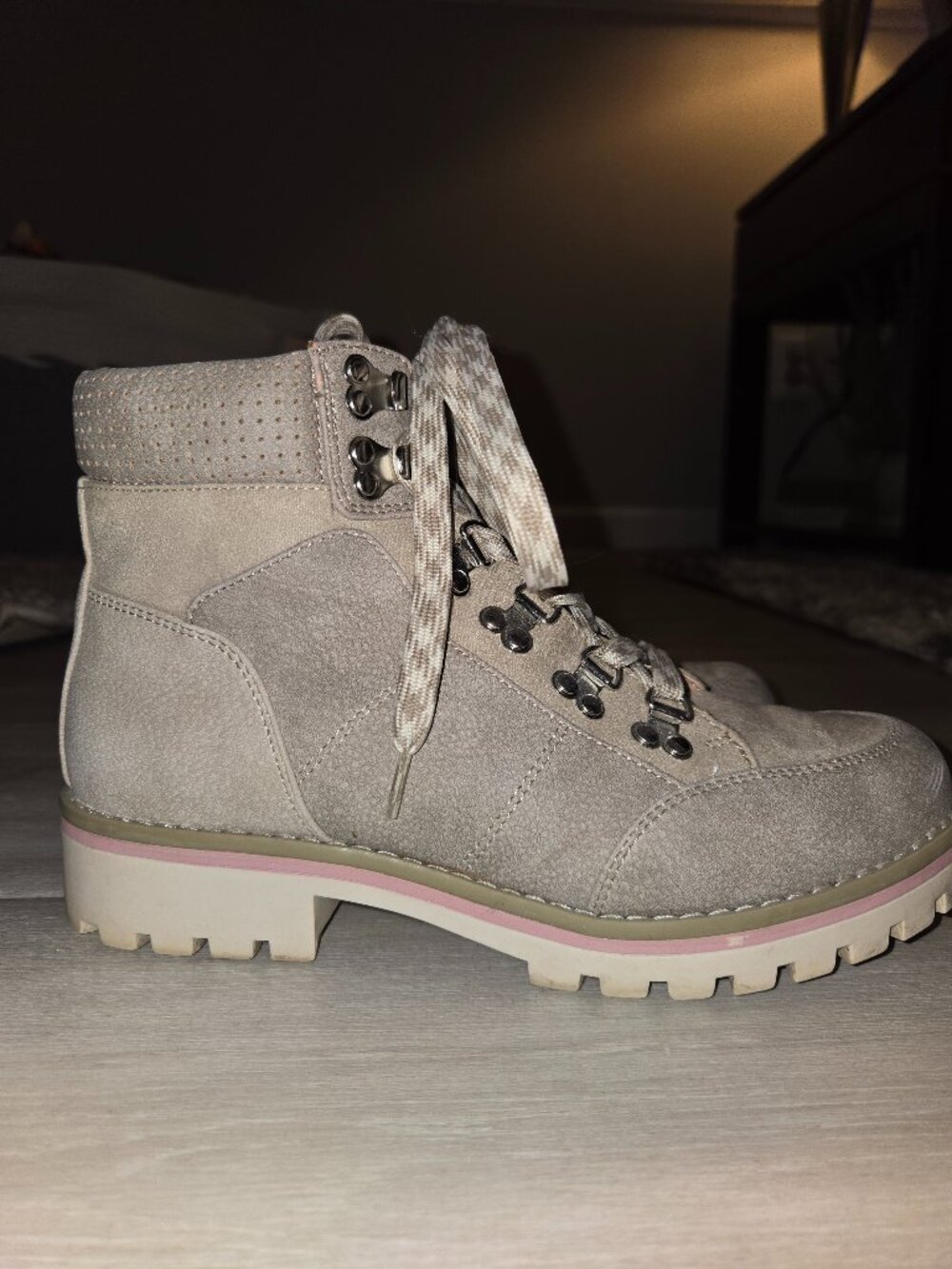 Crown Vintage lace up suede boots